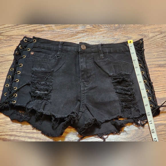 🔥 Sexy 🔥 Black Distressed Side Lace-up Mid-Rise Denim Jean Shorts Size Small - Picture 10 of 12